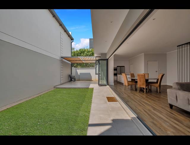 3 BEDROOM APARTMENT FOR SALE IN SANDOWN